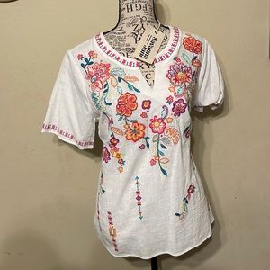 Savanna Jane, Embroidered Short Sleeve Top, Small